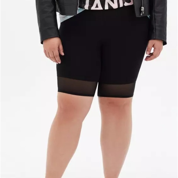 Black Mesh Hem Bike Short - Picture 2 of 6
